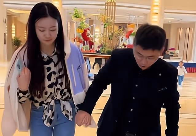 姜濤:叫板郭德綱,38歲時和徒弟小羽毛談戀愛,是劇本還是真愛?