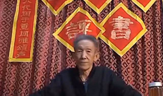 罷演威脅郭德綱，聯合同行潑髒水，德雲社前成員劉文步何許人也