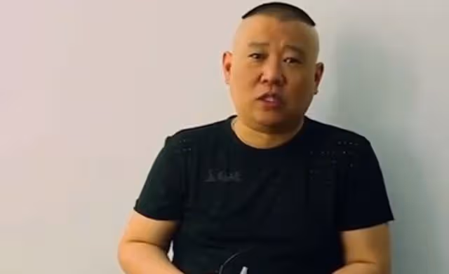 罷演威脅郭德綱，聯合同行潑髒水，德雲社前成員劉文步何許人也