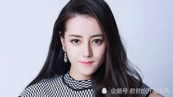 迪麗熱巴是個十分有靈氣的演員,但出道也沒有幾年,經驗並不豐富
