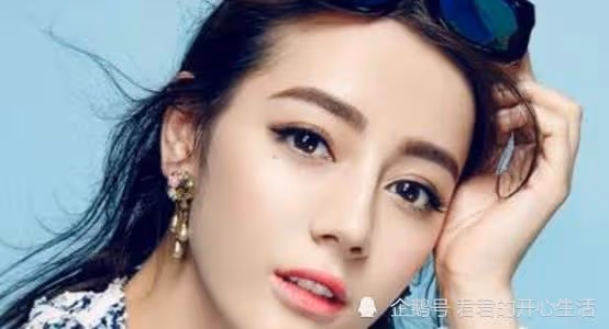 迪麗熱巴是個十分有靈氣的演員,但出道也沒有幾年,經驗並不豐富