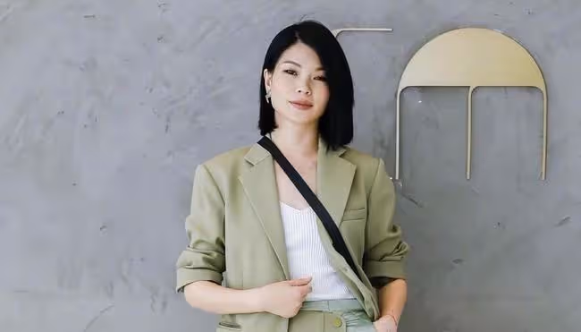 呂燕:農村出身的超模,艱難成名後,最開心的是讓父母住上大房子