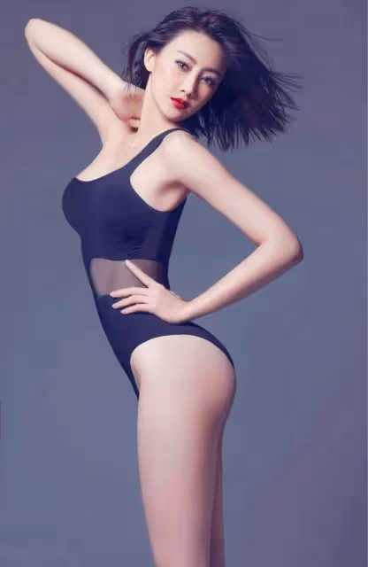 全身沒有一絲多餘的肉,號稱骨感型美女林鵬