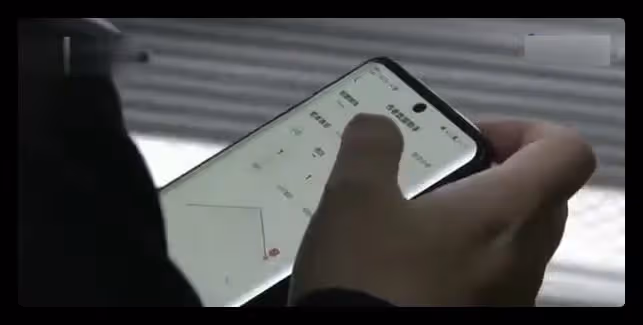 網紅男扮女裝進女浴室直播,被當場抓獲稱想漲粉,遭網友痛批無恥