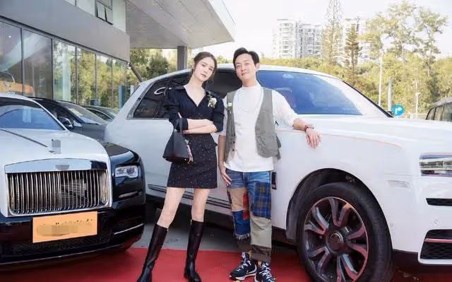 42歲港星移居內地發展！抱怨日常開支大沒錢買車，錢都留給妻孩用