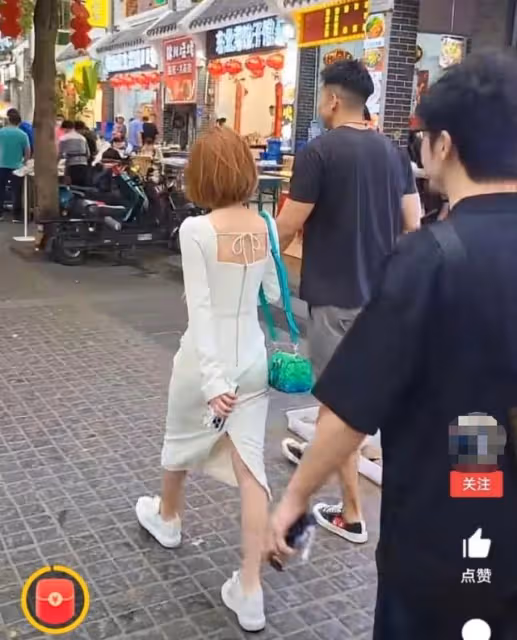 聶小雨澄清不雅視頻後首現身!顏值落地太平庸,身旁的帥哥卻搶鏡