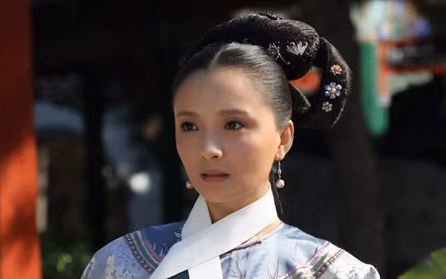人設恐怕要崩盤，孫茜微博內容被網友翻舊帳：小斐這事翻篇了？