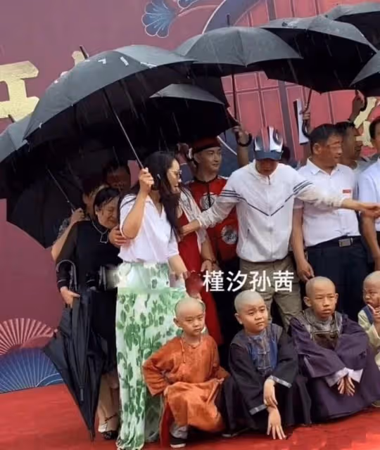 人設恐怕要崩盤,孫茜微博內容被網友翻舊帳:小斐這事翻篇了?