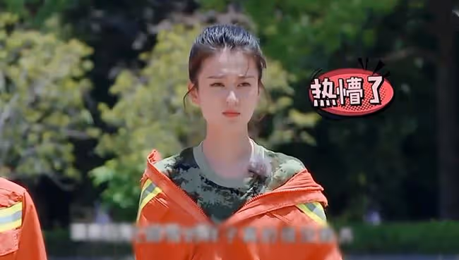 喬欣再回應5年前爭議,錄綜藝不尊重消防員,故意穿一字領秀身材