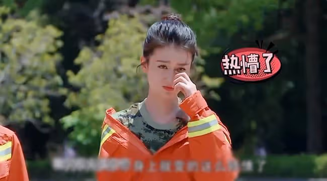 喬欣再回應5年前爭議,錄綜藝不尊重消防員,故意穿一字領秀身材