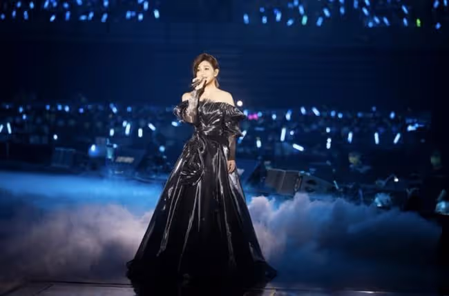 梁靜茹舉辦出道22年演唱會,難掩激動淚灑舞台,吳宗憲擔任嘉賓