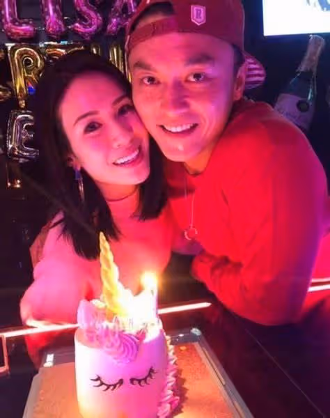 正能量!TVB知名模範情侶當義工包裝快速測試包,獲網友大讚有愛