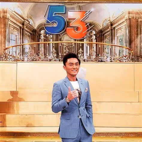 正能量!TVB知名模範情侶當義工包裝快速測試包,獲網友大讚有愛