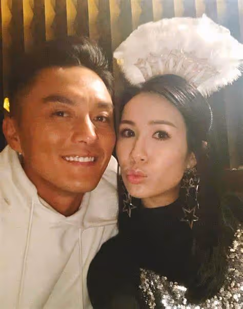 正能量!TVB知名模範情侶當義工包裝快速測試包,獲網友大讚有愛