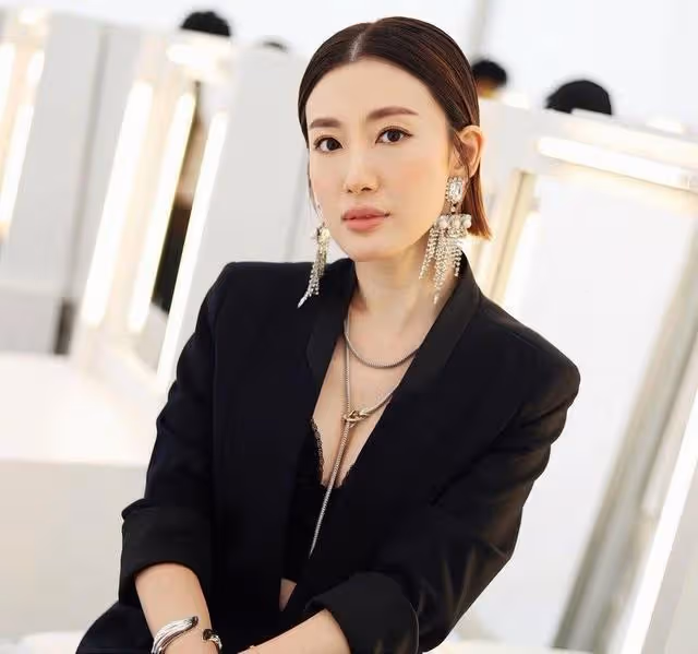 TVB上位小花蔣家旻憑台慶劇奪眼球，戲內成苦情女，戲外遇渣男