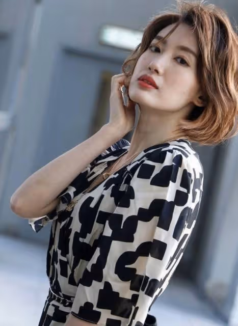 TVB上位小花蔣家旻憑台慶劇奪眼球，戲內成苦情女，戲外遇渣男