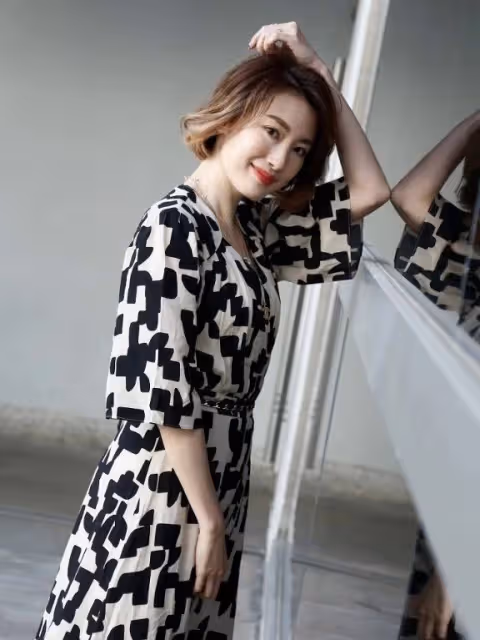 TVB上位小花蔣家旻憑台慶劇奪眼球，戲內成苦情女，戲外遇渣男