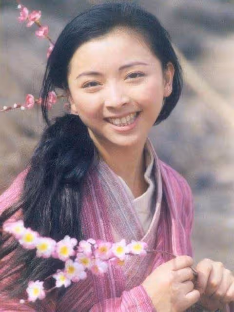 「喬春燕」黃小蕾:5歲父母離婚,21歲闖娛樂圈,如今被寵成公主