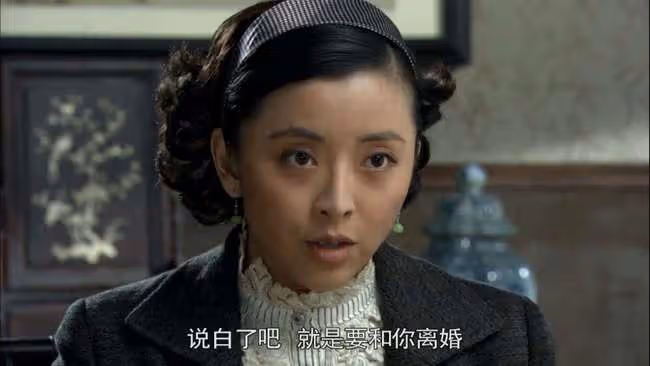 「喬春燕」黃小蕾:5歲父母離婚,21歲闖娛樂圈,如今被寵成公主