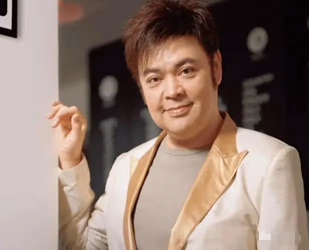 65歲港星病情惡化!持續高燒靠氧氣機續命,多病纏身住養老院多年