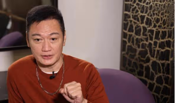 前TVB「師奶殺手」看好新一代接班人，翻唱歌曲爆紅感謝內地網友