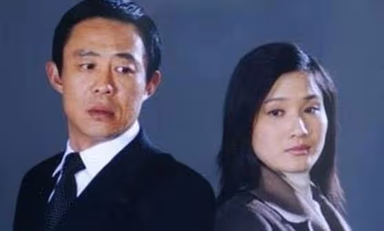 被大11歲二婚侯勇拋棄，獨自撫養女兒長大的潘雨辰，今現狀如何？