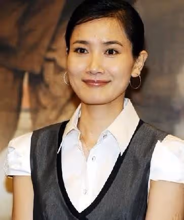 被大11歲二婚侯勇拋棄，獨自撫養女兒長大的潘雨辰，今現狀如何？