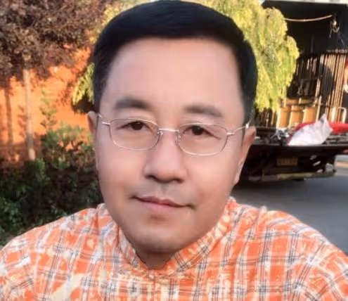 鄉愛長貴為兒子大辦生日會,老婆戴8萬金鐲現身,前妻女兒也在場