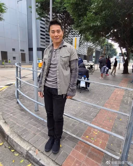 23歲女兒被指神似朱千雪,TVB御用配角歐瑞偉否認,兩人相差太遠