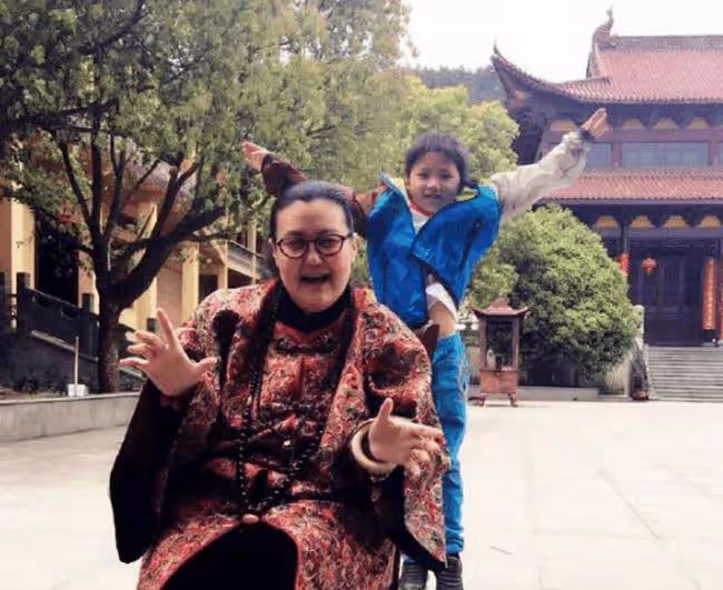 中國最胖女演員,周星馳一手捧紅她,如今狂瘦140斤,愛人超帥