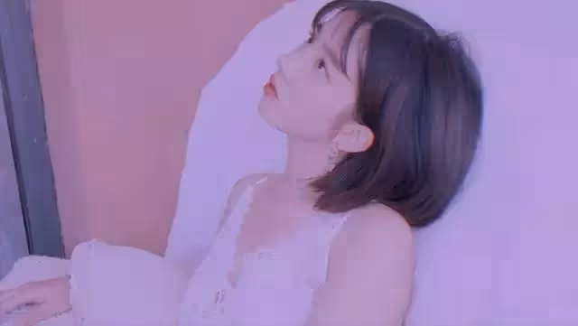 家庭聚餐,親友呼喚老婆端菜倒水,我憤怒掀桌:我老婆不是傭人