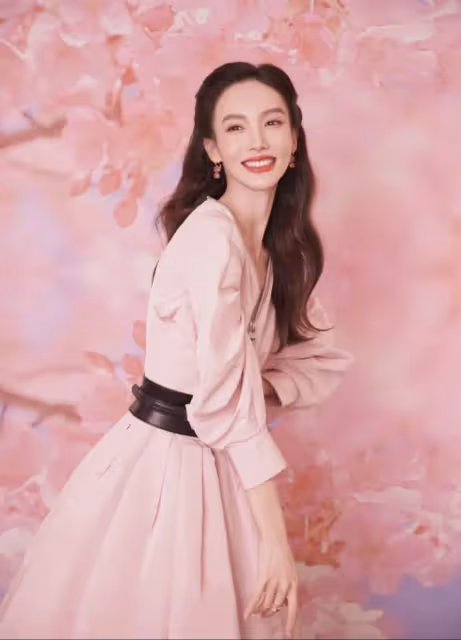 娛記說:劉詩詩另結新歡?許凱張楠戀情瓜?孟美岐要被放棄?倪妮對付資源咖小花?