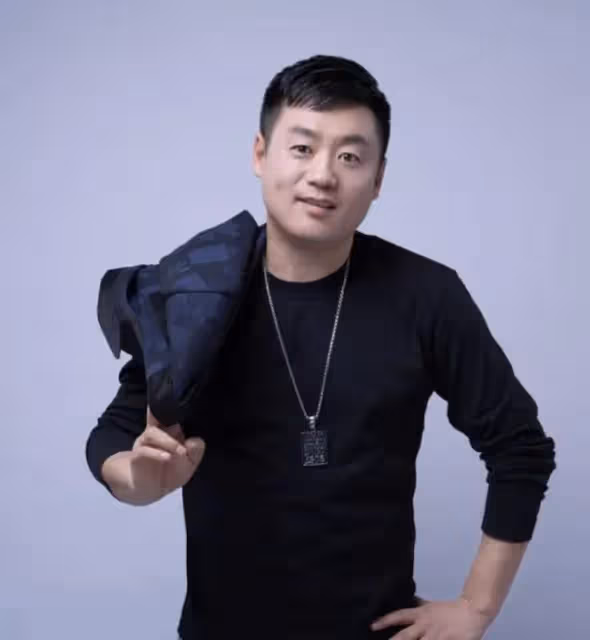 宋曉峰:拜師趙本山成名,將患難妻子寵成寶,活成人生贏家
