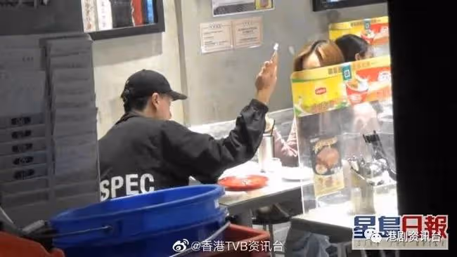 TVB恩愛情侶疑冷戰!一年沒見過男友黑面同女友開餐