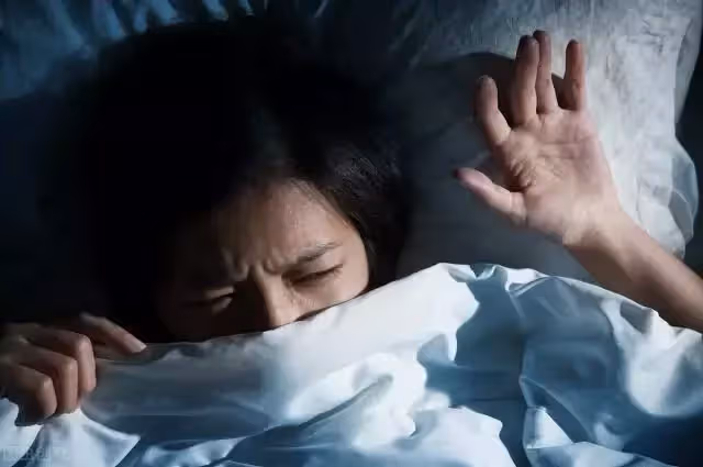 嫂子養的女兒出嫁,小姑子想要一半彩禮,就憑她生而不養嗎?