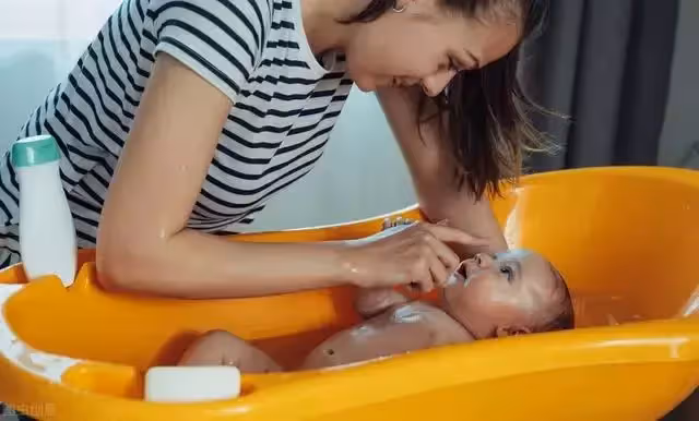 嫂子養的女兒出嫁,小姑子想要一半彩禮,就憑她生而不養嗎?
