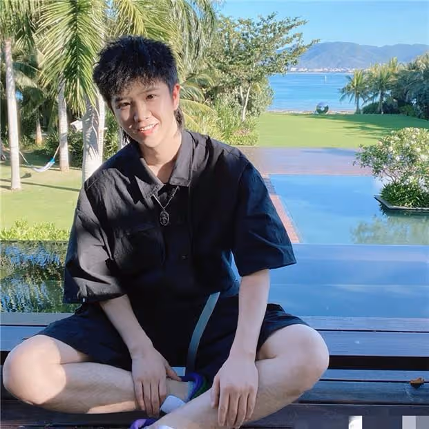 郭聰明:一首98K狂攬百萬粉絲,23歲因家族怪病封麥,他現狀如何