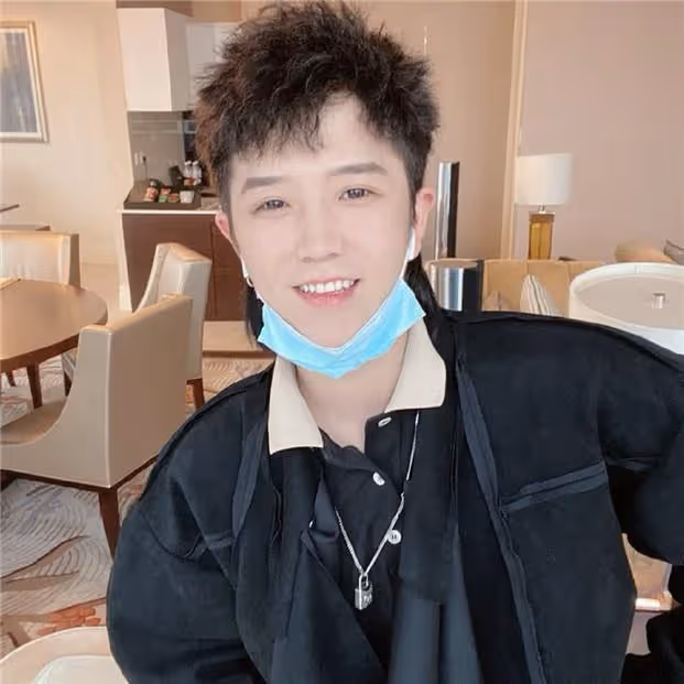 郭聰明:一首98K狂攬百萬粉絲,23歲因家族怪病封麥,他現狀如何