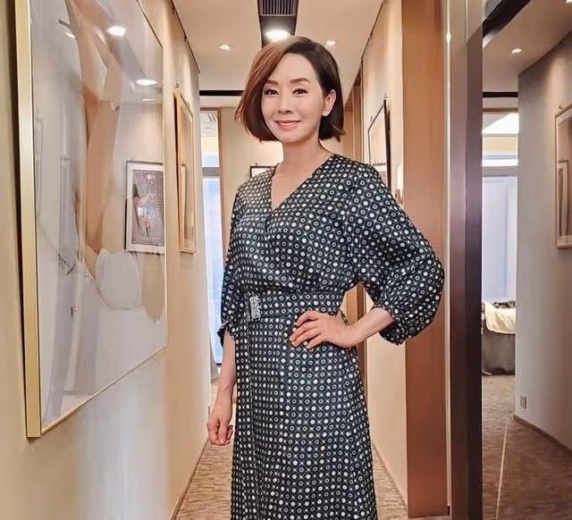 香港知名女星滯留國外兩個月!曝回國機票漲了10倍,歸期仍未確定
