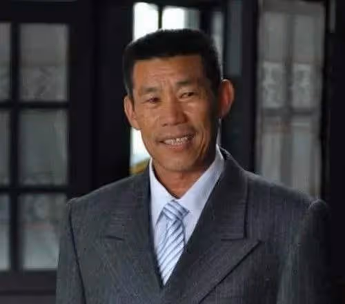 18年前，貨車司機因會日語，被《亮劍》導演抓來頂包，竟意外走紅