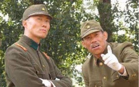 18年前，貨車司機因會日語，被《亮劍》導演抓來頂包，竟意外走紅