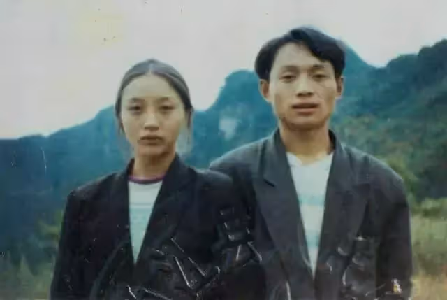 美女深山中被毒蜂蟄40針,被救後以身相許,從此隱居大山20年種下64萬棵樹