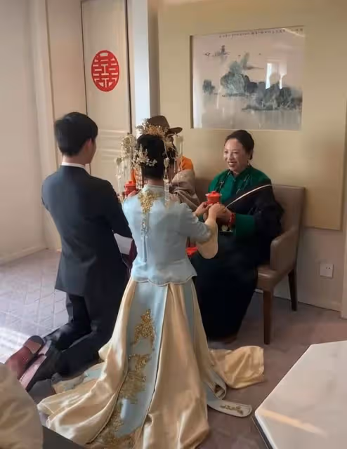 美女網紅官宣與男星結婚!戴52萬大鑽戒吸睛,換四套禮服婚禮奢華