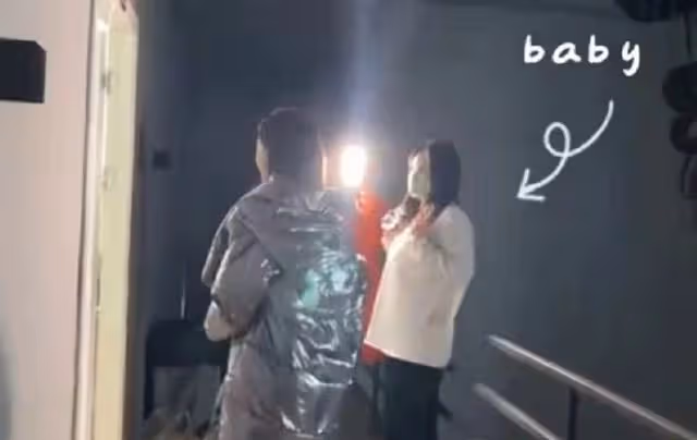 baby工作間隙辦生日會,桌子上擺滿6杯洋酒,身旁圍滿異性受追捧