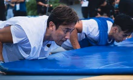 41歲TVB新晉視帝挑戰「特警遴選體驗」,地獄式鍛鍊僅一人達標