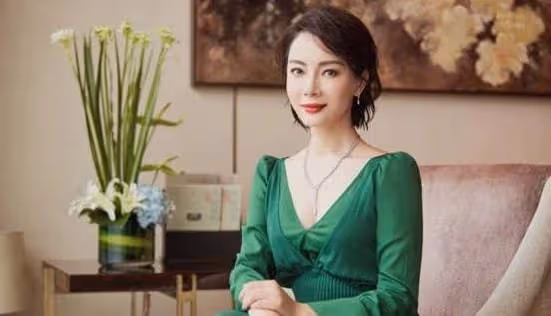 陳數早年與現在的臉變化實在是太大了,簡直就是整容最成功的女星,沒有之一!