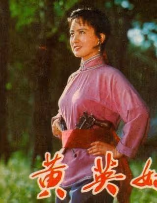 張金玲:從演員到畫家,曾是北影之花,甘當多年主婦,離婚後逆襲