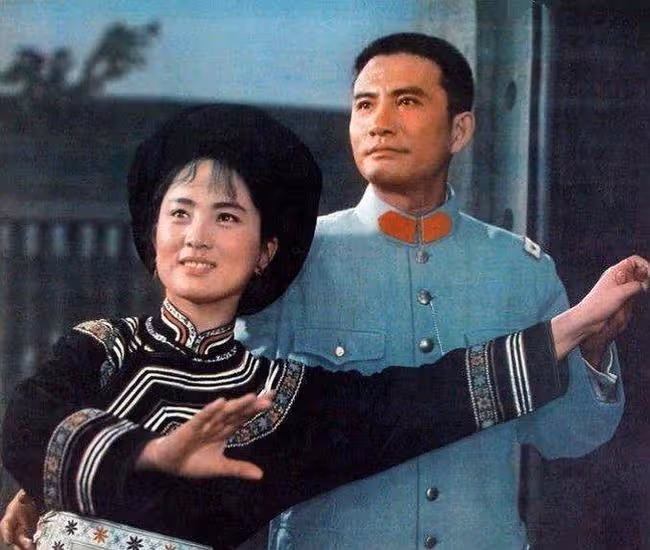 張金玲:從演員到畫家,曾是北影之花,甘當多年主婦,離婚後逆襲