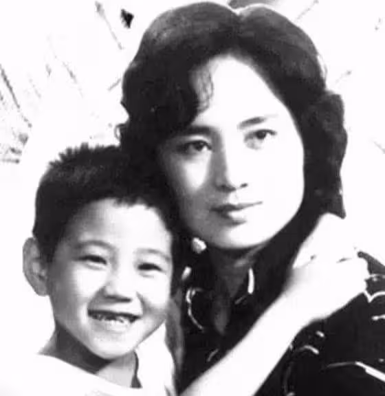 張金玲:從演員到畫家,曾是北影之花,甘當多年主婦,離婚後逆襲