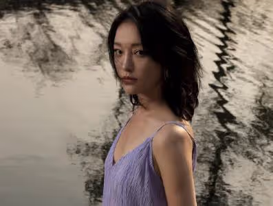 周迅18歲「人體模特」油畫價值達上百萬,這個價格合理嗎?